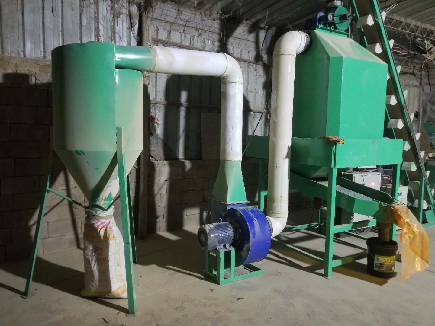 8-corner counter-flow cooler for particles