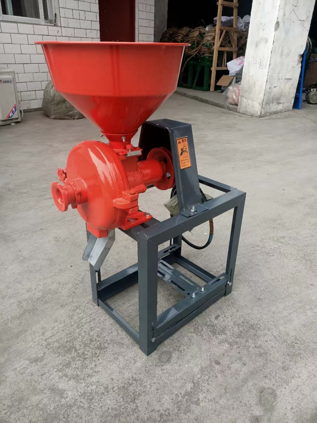 Fully automatic grinding and milling machine